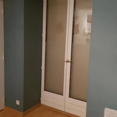 A L'etage D'une Maison Avec Entree Commune Comprenant Avec Un Grand Lit , D'enfant Et Un Clic-clac Dans La Piece De Vie * Bazouges-sur-le-Loir