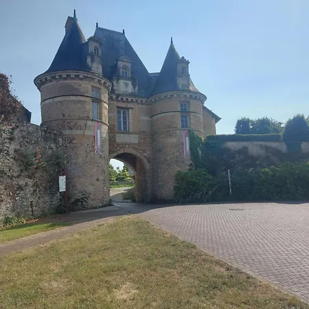 A L'étage D'une Maison Avec Entrée Commune Comprenant Avec Un Grand Lit , D'enfant Et Un Clic-clac Dans La Piece De Vie Appartamento