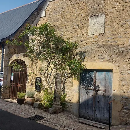 A L'etage D'une Maison Avec Entree Commune Comprenant Avec Un Grand Lit , D'enfant Et Un Clic-clac Dans La Piece De Vie Lejlighed *