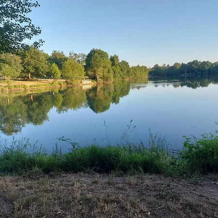 Apartmán A L'etage D'une Maison Avec Entree Commune Comprenant Avec Un Grand Lit , D'enfant Et Un Clic-clac Dans La Piece De Vie *