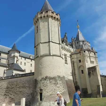 A L'étage D'une Maison Avec Entrée Commune Comprenant Avec Un Grand Lit , D'enfant Et Un Clic-clac Dans La Piece De Vie * Bazouges-sur-le-Loir