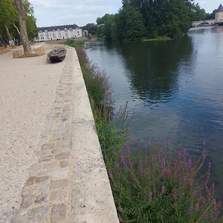 A L'étage D'une Maison Avec Entrée Commune Comprenant Avec Un Grand Lit , D'enfant Et Un Clic-clac Dans La Piece De Vie Appartamento