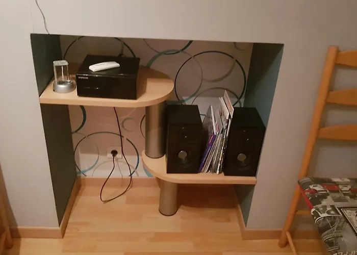 Appartement A L'etage D'une Maison Avec Entree Commune Comprenant Avec Un Grand Lit , D'enfant Et Un Clic-clac Dans La Piece De Vie Bazouges-sur-le-Loir