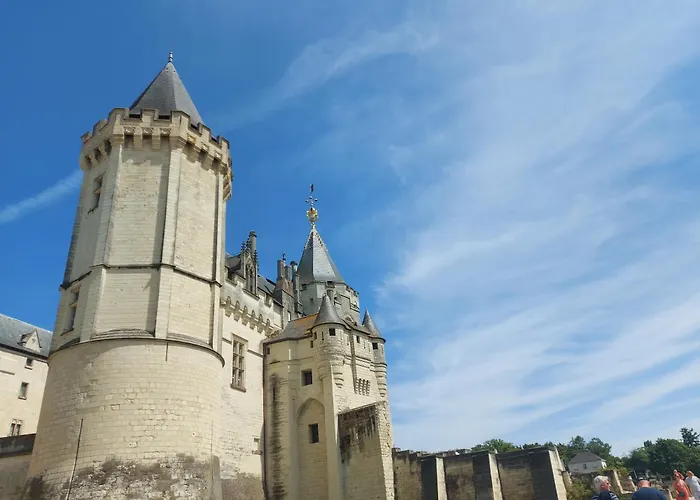A L'etage D'une Maison Avec Entree Commune Comprenant Avec Un Grand Lit , D'enfant Et Un Clic-clac Dans La Piece De Vie Appartement