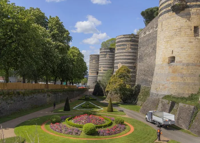 Appartement A L'etage D'une Maison Avec Entree Commune Comprenant Avec Un Grand Lit , D'enfant Et Un Clic-clac Dans La Piece De Vie *